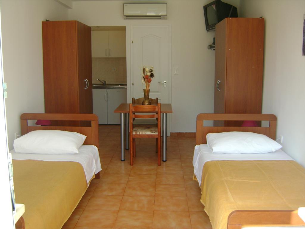 Apartment For Holidays In Pula Phòng bức ảnh