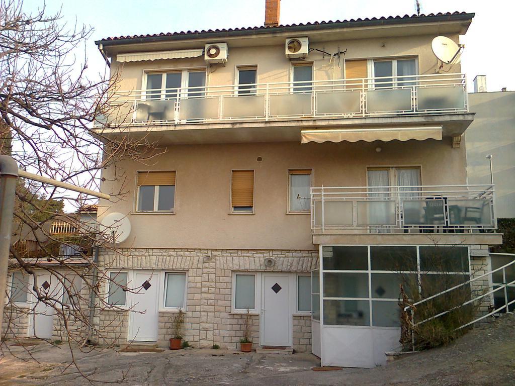 Apartment For Holidays In Pula Phòng bức ảnh