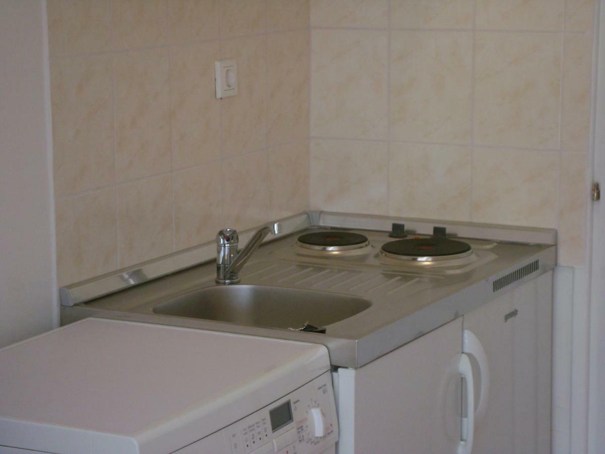 Apartment For Holidays In Pula Phòng bức ảnh
